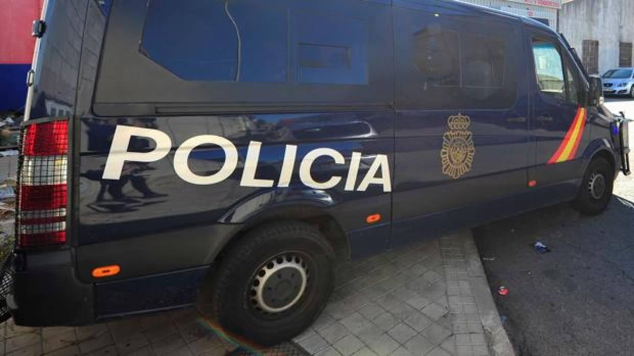 La Policía Nacional ha acudido a la vivienda siniestrada en Alcalá