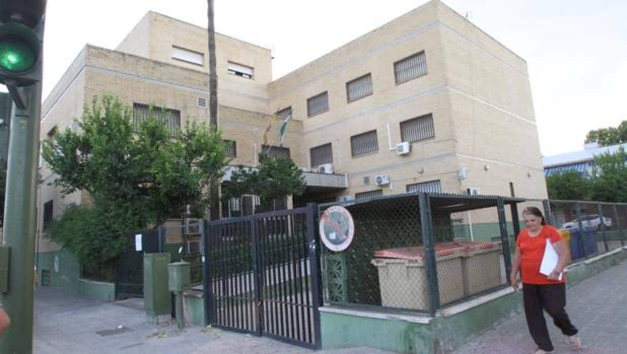 Centro de salud de san Jerónimo situado en la calle Medina y Galnares