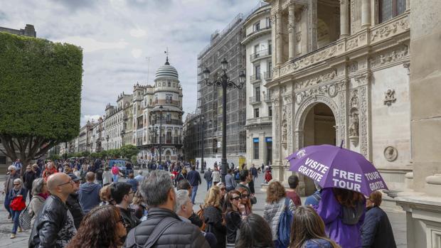 El turismo genera el 28% del empleo de Sevilla y la industria sólo el 12%