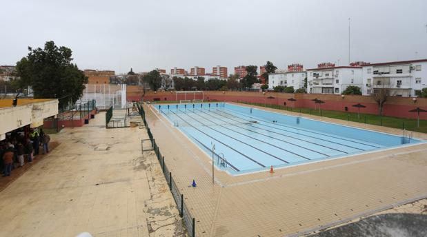 La piscina cubierta del barrio del Tiro de Línea de Sevilla reabrirá el próximo 1 de julio tras la reforma