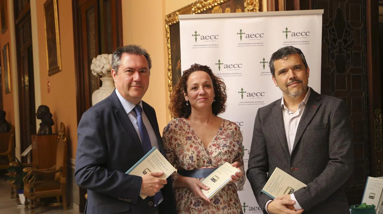 Juan Espadas, Victoria Gómez y Alfredo Menéndez