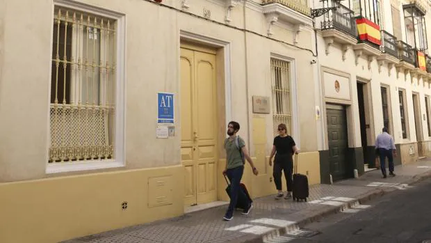 Pisos turísticos en Sevilla: impacto económico frente a molestias a los residentes