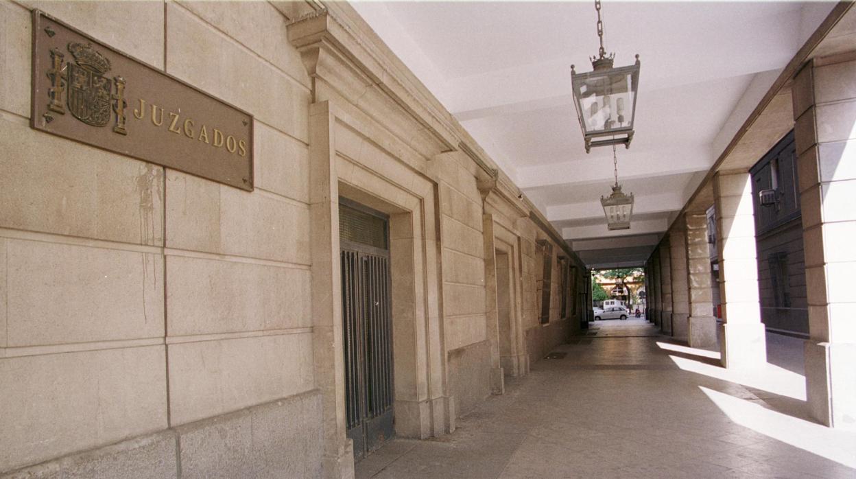 Fachada de los juzgados en el Prado