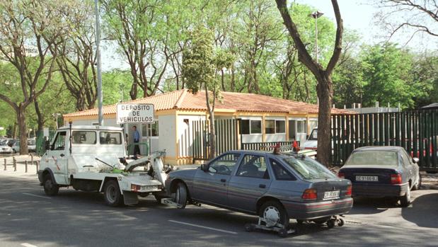 La grúa de Sevilla busca su sitio en Pino Montano, Sevilla Este, Los Bermejales, Palmete o Alcosa