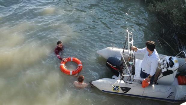 Rescatan a un hombre en el río tras haber sido arrastrado por la corriente desde Coria hasta la Esclusa