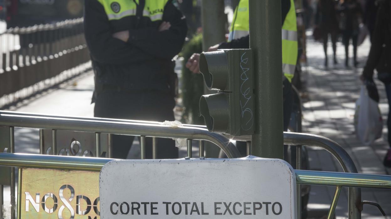 Los cortes de la calle Carlos V afectarán al tráfico y a las líneas de Tussam