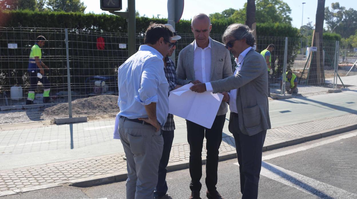 Obras de los nuevos tramos del carril bici de Los Remedios