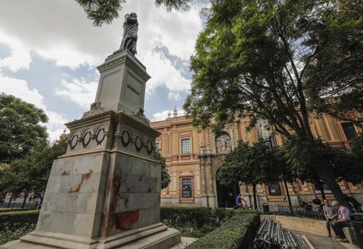 La restauración ha sacado a la luz motivos ocultos por la suciedad