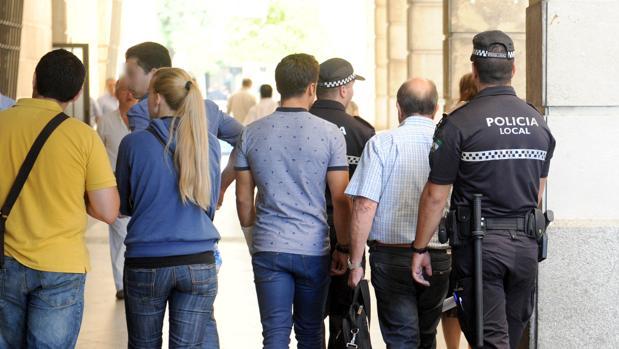 Las claves del juicio por el supuesto amaño en las oposiciones de la Policía Local de Sevilla