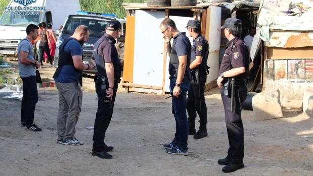 La Policía vuelve a entrar en El Vacie tras los últimos incidentes en Pino Montano