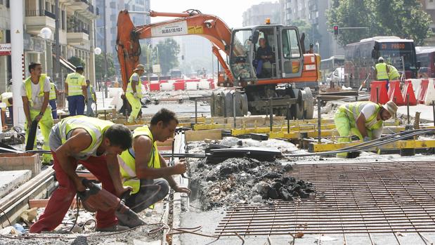 Casi la mitad de los trabajadores de Sevilla está por debajo del salario mínimo