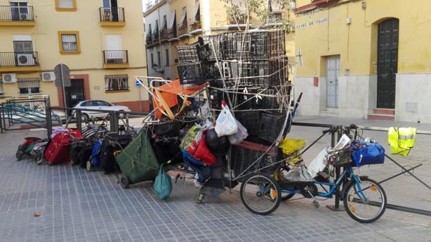 ¿Sabes qué transporta la «bicitrén» que circula estos días por el carril bici de Sevilla?