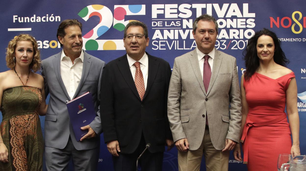 Laura de los Ángeles, Sergio Frenkel, Antonio Pulido, Juan Espadas y Pilar Astola