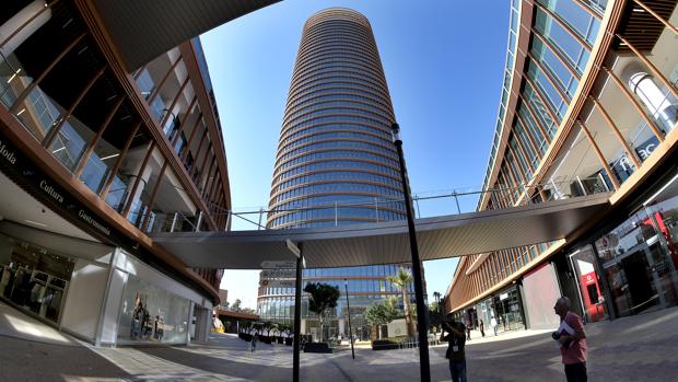 El centro comercial Torre Sevilla abre hoy, miércoles 26 de septiembre, sus puertas al público