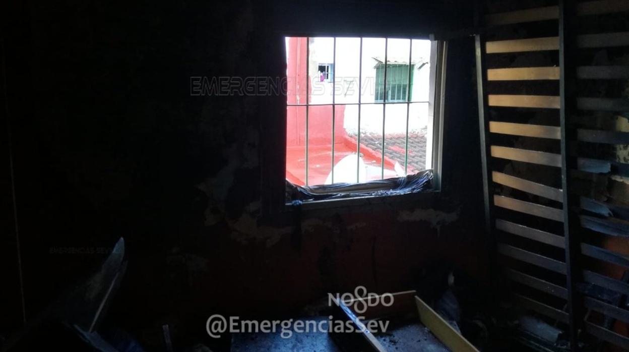 Fotografía del estado de la vivienda tras el incendio