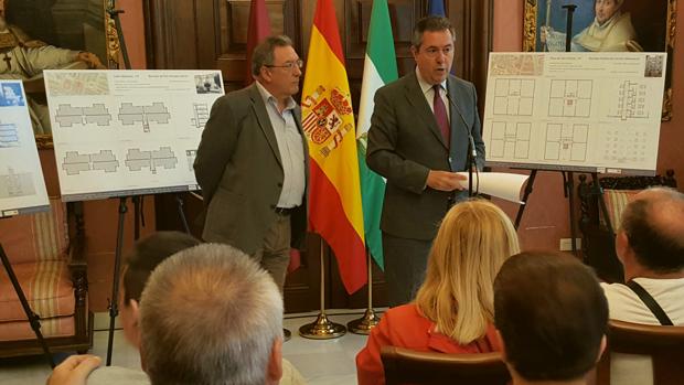 Arranca el plan municipal para construir ascensores en comunidades de vecinos de Sevilla