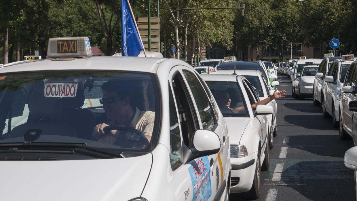 Una manifestación de los taxistas de Sevilla