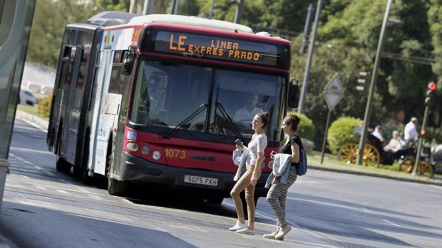 La jornada semanal de 35 horas en Tussam supondrá para Sevilla 4,5 millones más al año