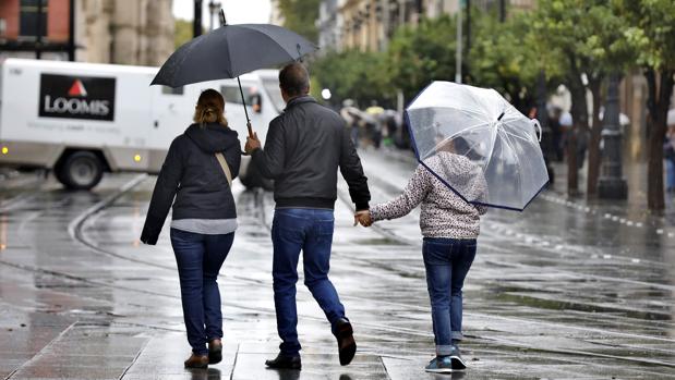 La lluvia volverá a Sevilla en el ecuador de la semana