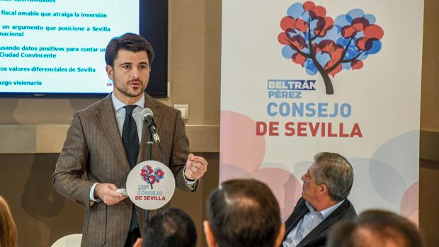 Beltrán Pérez propone la creación de una oficina de captación de inversiones en el Ayuntamiento