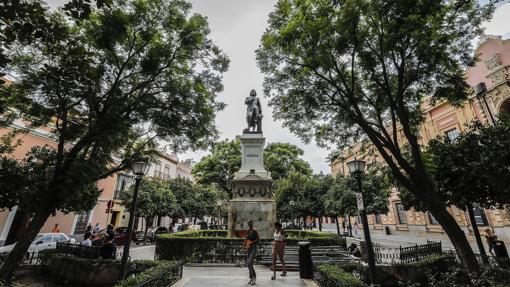 Estatua de Murillo en la Plaza del Museo