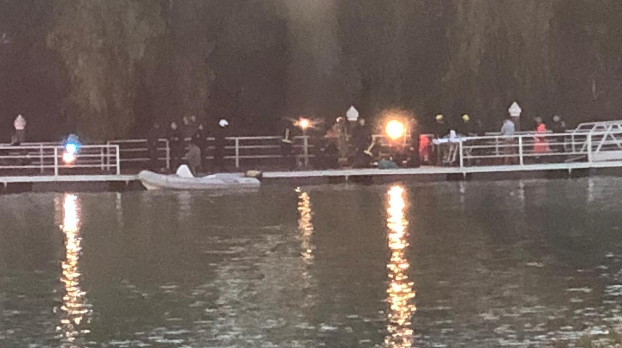 Los bomberos de Sevilla en el lugar de los hechos