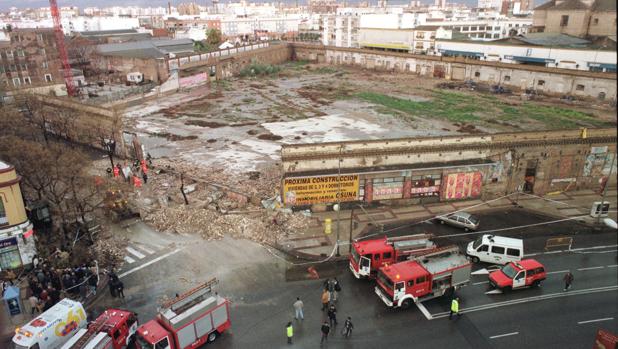 Caída del muro del Bazar España: La tragedia que apagó la Navidad en Sevilla