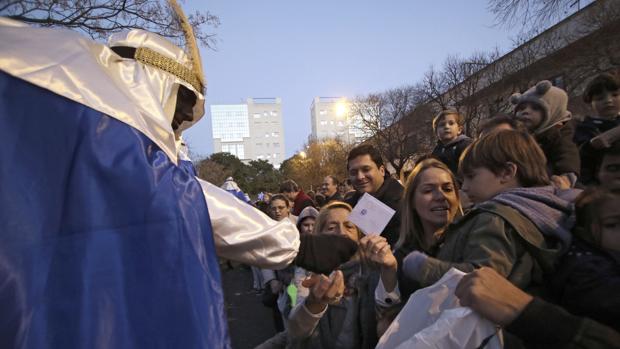 El Heraldo de los Reyes Magos recorre ya las calles del Porvenir de Sevilla