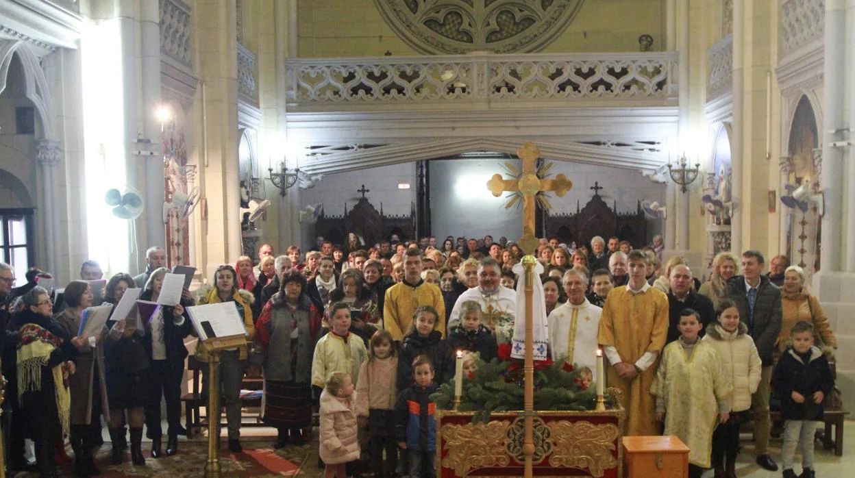 Los fieles ucranianos en la iglesia de San Demetrio de Tesalónica