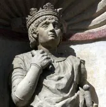 Detalle de la escultura del rey Pedro I
