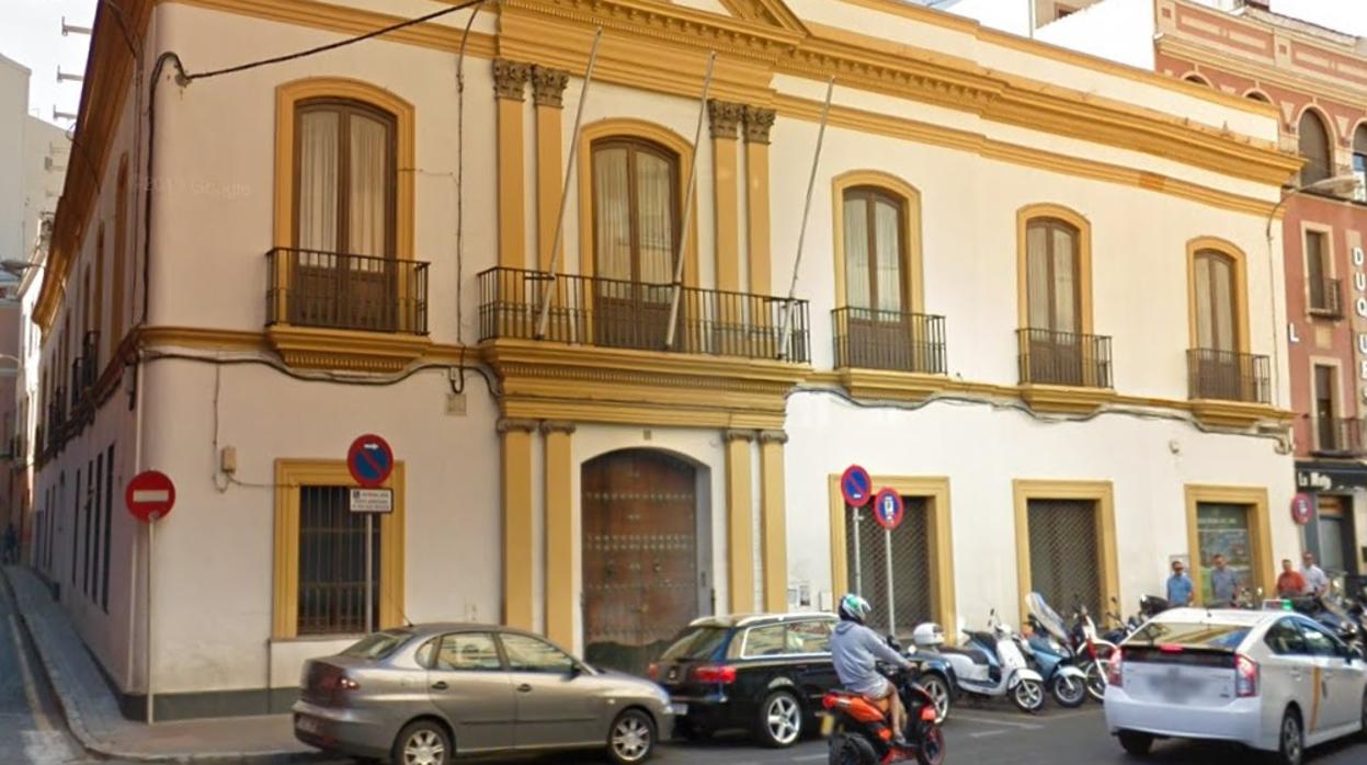 Edificio recién adquirido por Kaizen para convertirlo en hotel en la calle Trajano