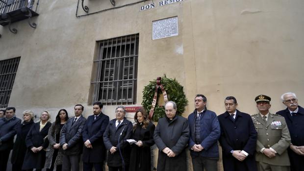 Juanma Moreno homenajea a Jiménez-Becerril y a Ascensión García, asesinados por ETA hace 21 años