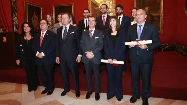 La Real Maestranza de Caballería de Sevilla premia a los mejores expedientes de la Olavide
