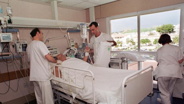 ¿Pueden 4 enfermeras cuidar a 1.000 personas?