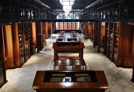 Interior de la biblioteca del Parlamento de Andalucía