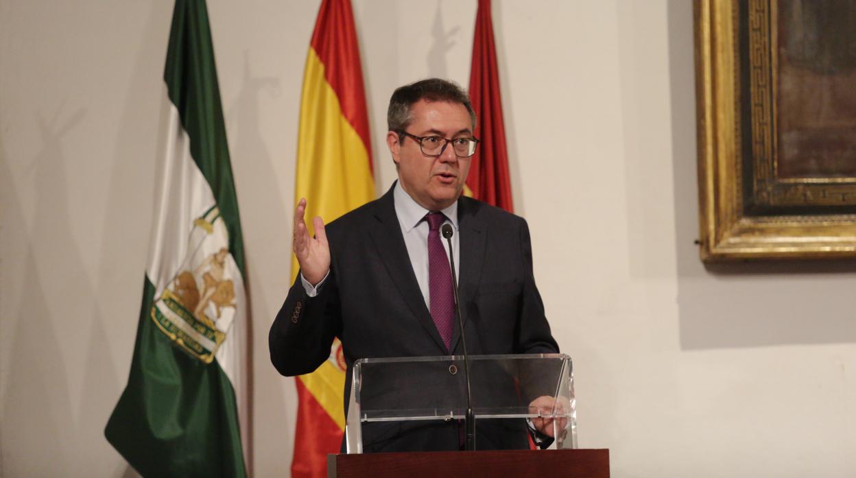 El alcalde intervendrá en las dos cumbres internacionales que se celebrarán en Sevilla