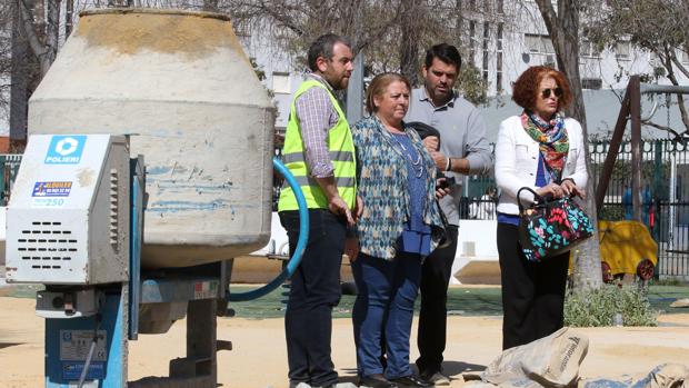 Calles, colegios, redes de abastecimiento... con las elecciones llegan las mejoras a los barrios de Sevilla
