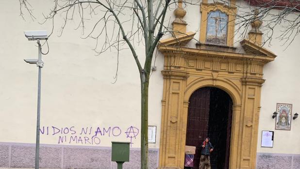 Aparecen pintadas con mensajes anarquistas en iglesias de Sevilla por el 8 de marzo