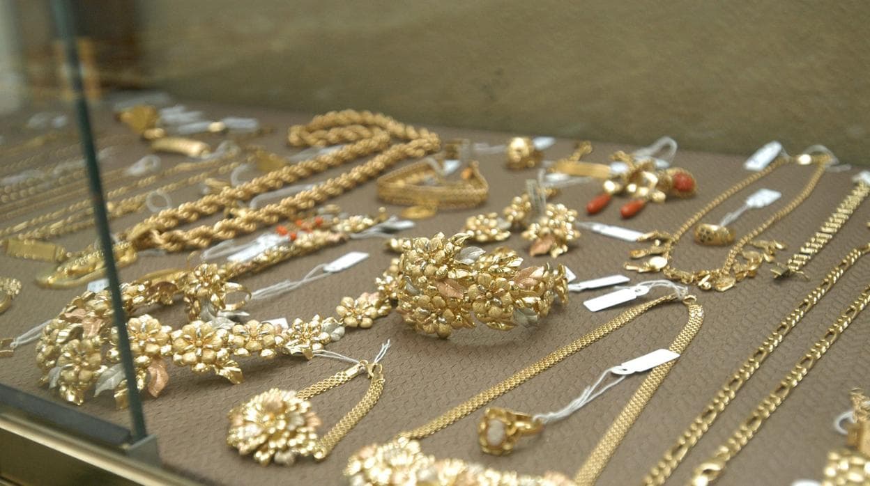 Exposición de joyas robadas recuperadas por la Policía Nacional