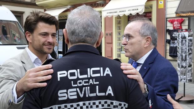 Gómez Palacios propone instalar videovigilancia y 250 plazas nuevas en la Policía Local de Sevilla