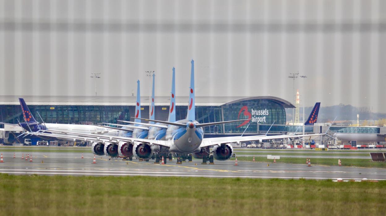Varios aviones de TUI en el aeropuerto de Bruselas