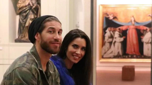 Sergio Ramos y Pilar Rubio disfrutan del arte en Sevilla como dos turistas más