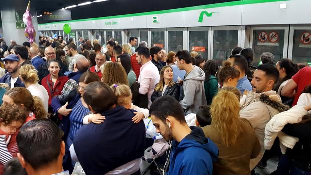 La huelga del metro de Sevilla reducirá el número de trenes en Semana Santa, pero tendrán más capacidad