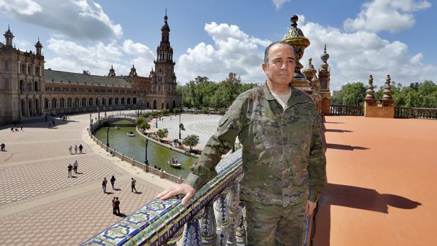 Juan Gómez de Salazar: «La «mili» cohesionaba España y transmitía valores que sería bueno recuperar»