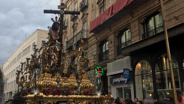 Semana Santa de Sevilla en directo: las procesiones del Sábado Santo en la Catedral