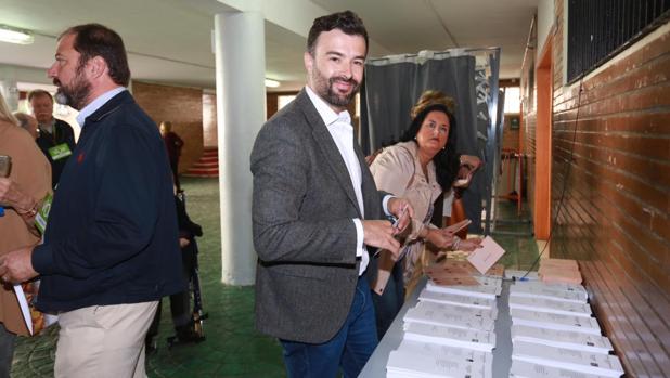 Pau Cambronero (Cs) anima a que la gente vaya a votar porque «España se la juega»