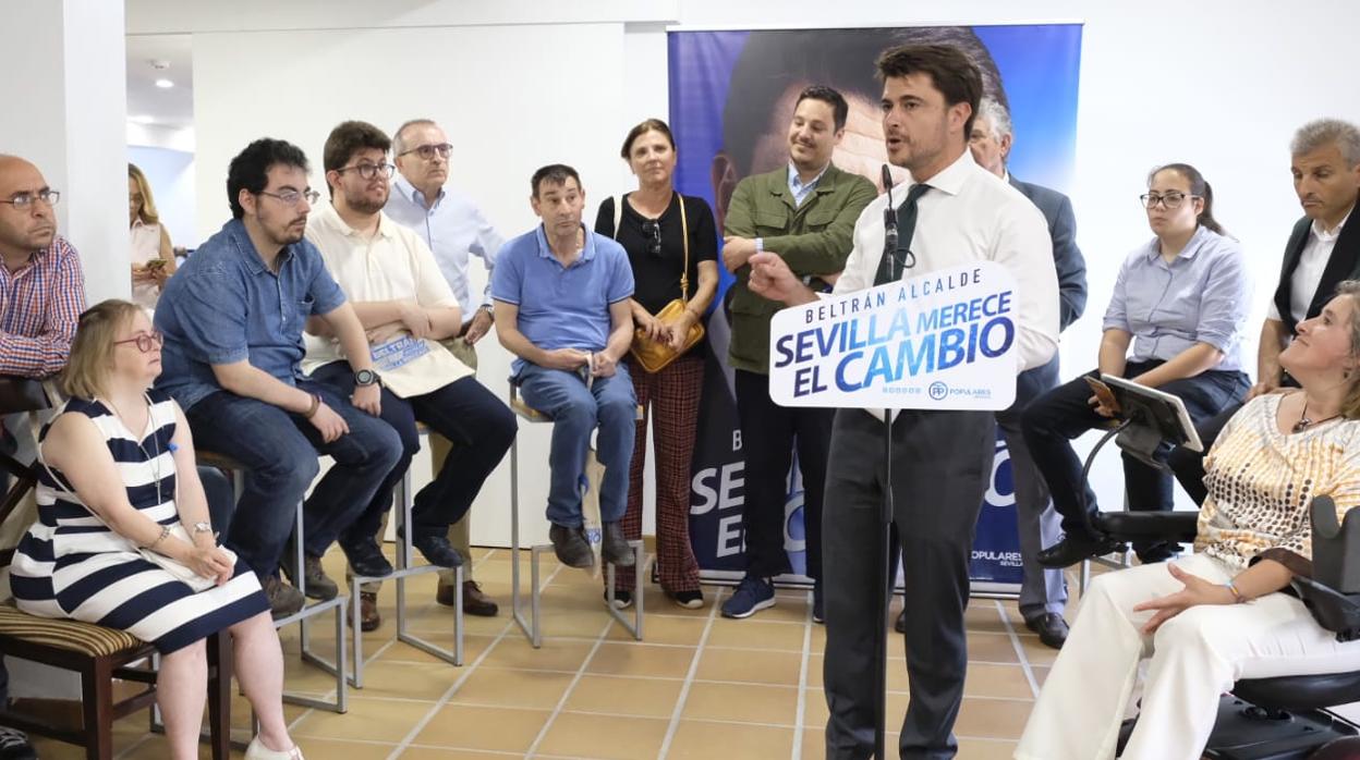 El candidato del PP a la Alcaldía de Sevilla, Beltrán Pérez