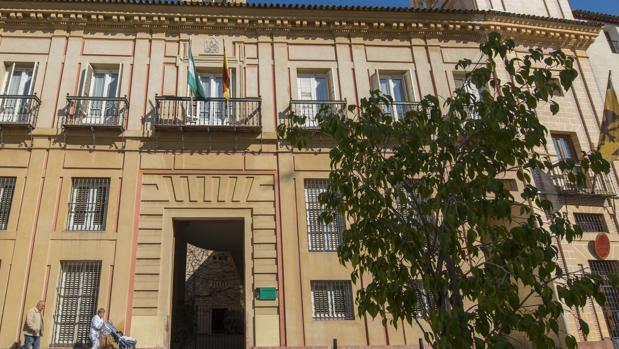 Anulan una multa de la Junta a un arquitecto por la tardanza en la resolución