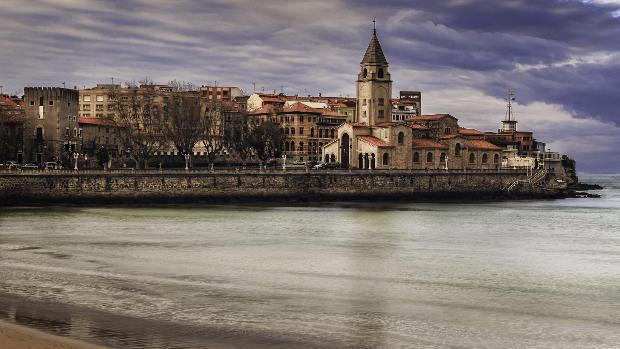 Descubre Gijón sin salir de Sevilla y gana un viaje a Asturias