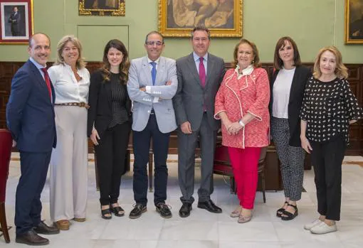 Foto de familia de la IV Conferencia de Mecenas de la Universidad de Sevilla